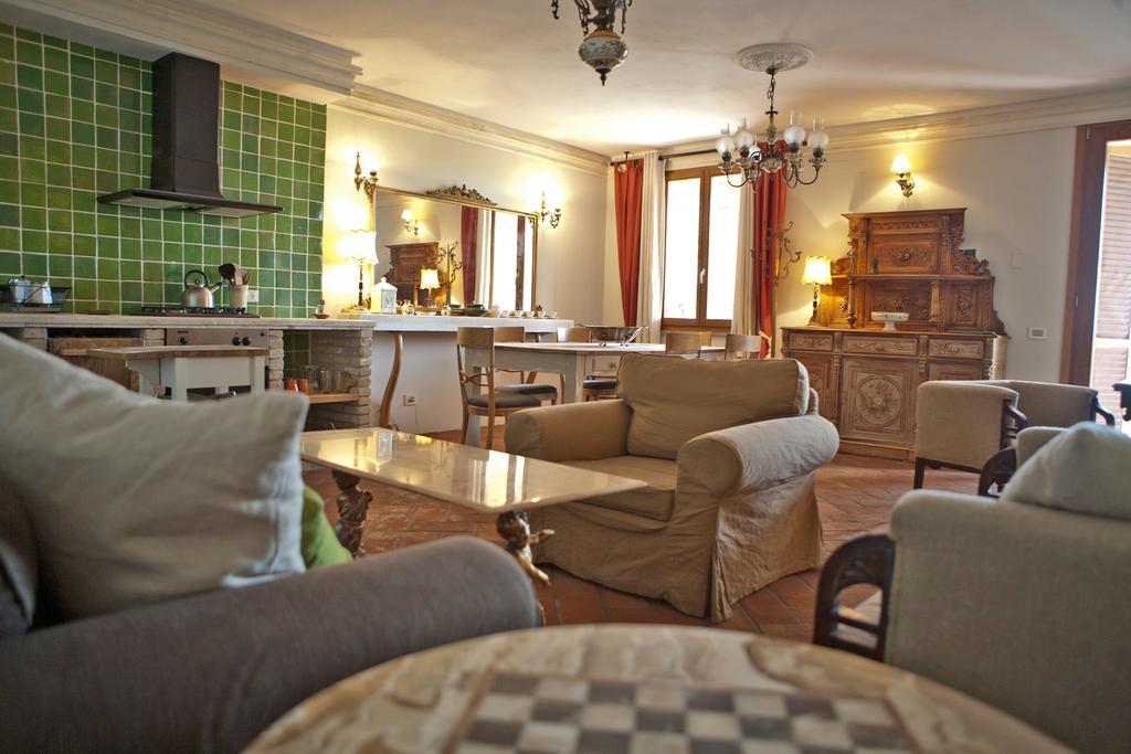 Tuscany Forever Famiglia Apartments Volterra Exterior foto